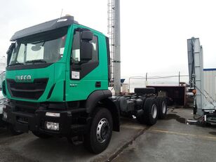 новый грузовик шасси IVECO Trakker 380 6 X 4