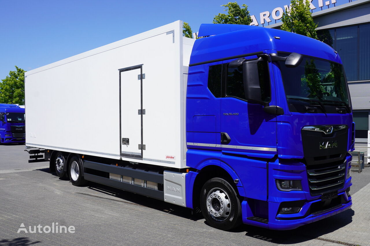 новый изотермический фургон MAN TGX 26.400 / NEW PLANDEX refrigerator 23 pallets / 6×2 / 2024 /