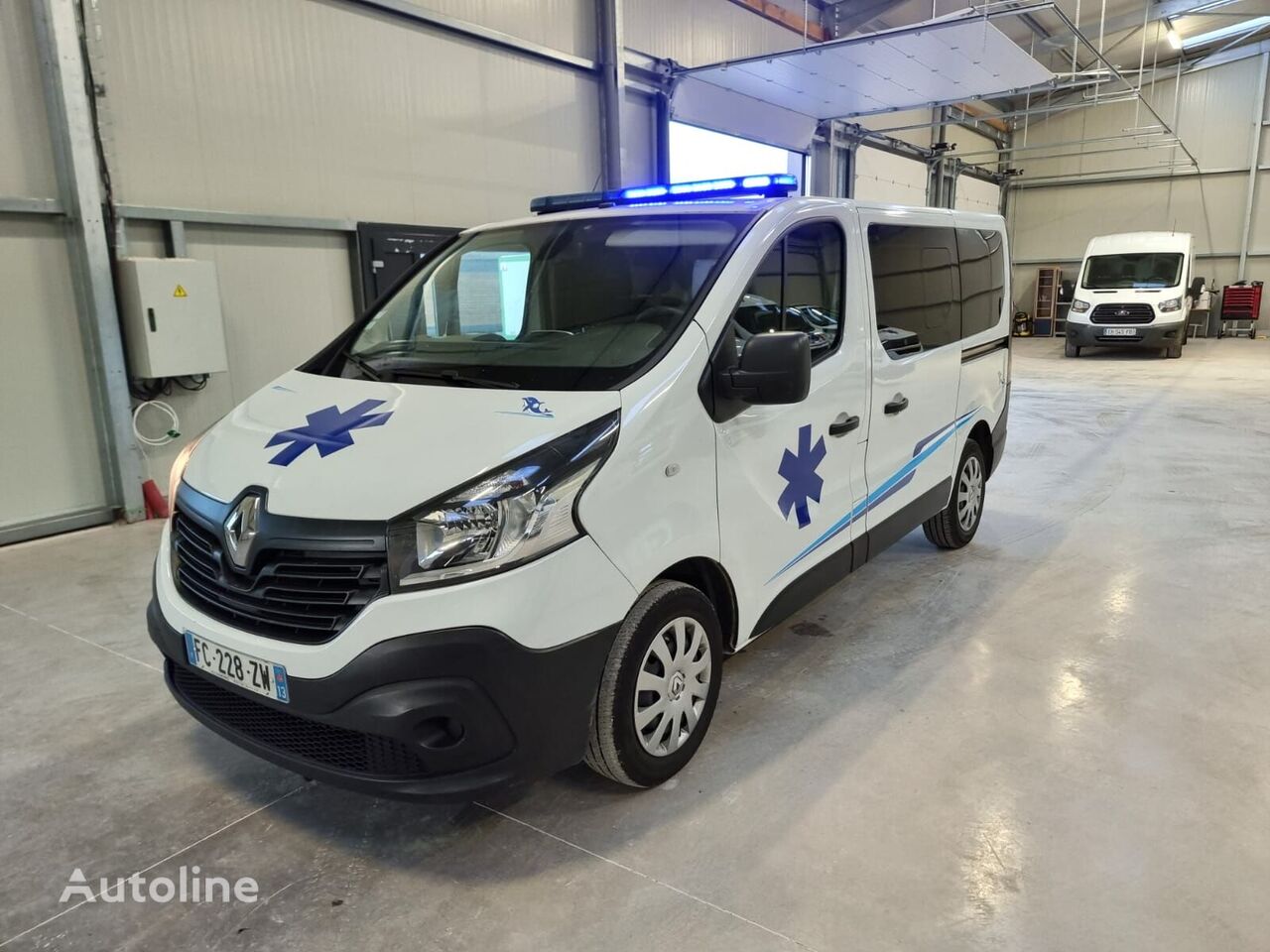 машина скорой помощи Renault TRAFIC 2019