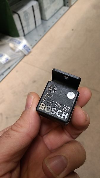реле Bosch Relais 24V 5-polig 0 332 019 203 / 1022012013 для грузовика